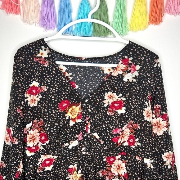 Torrid Black Leopard Floral Peplum Chablis Corset Back Top 3/4 Sleeves - Picture 3 of 16